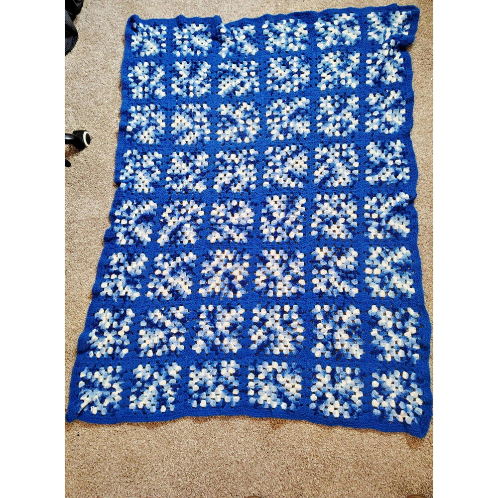 VTG Granny Crochet Knit Square Blue White hand made blanket 52x40 Afgahn Cozy